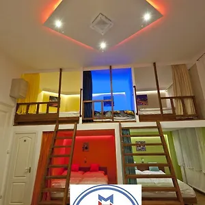 Metropolis Bed & Breakfast
